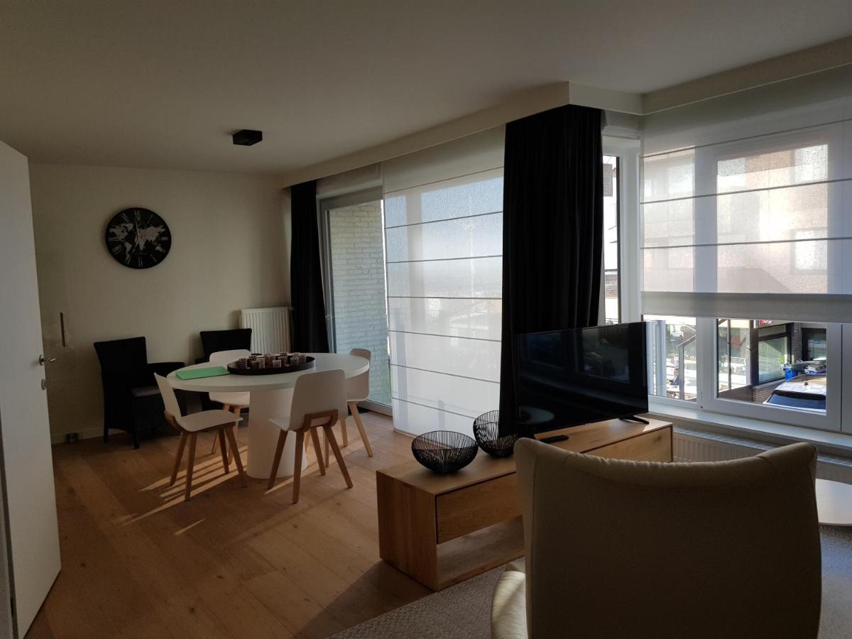 Koksijde Zeedijk La Digue 102 Appartement Met Garage - Lateraal Zeezicht Exterior foto